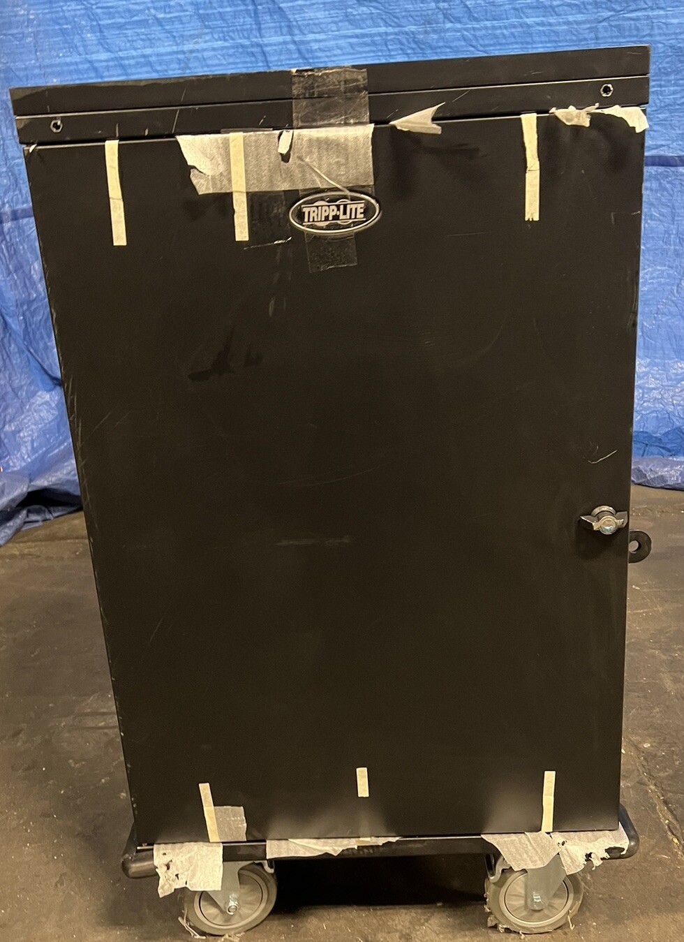 TRIPP-LITE CSC36AC AG-048B SERIES 36 OUTLET CHARGING CART STORAGE STATION 120V 