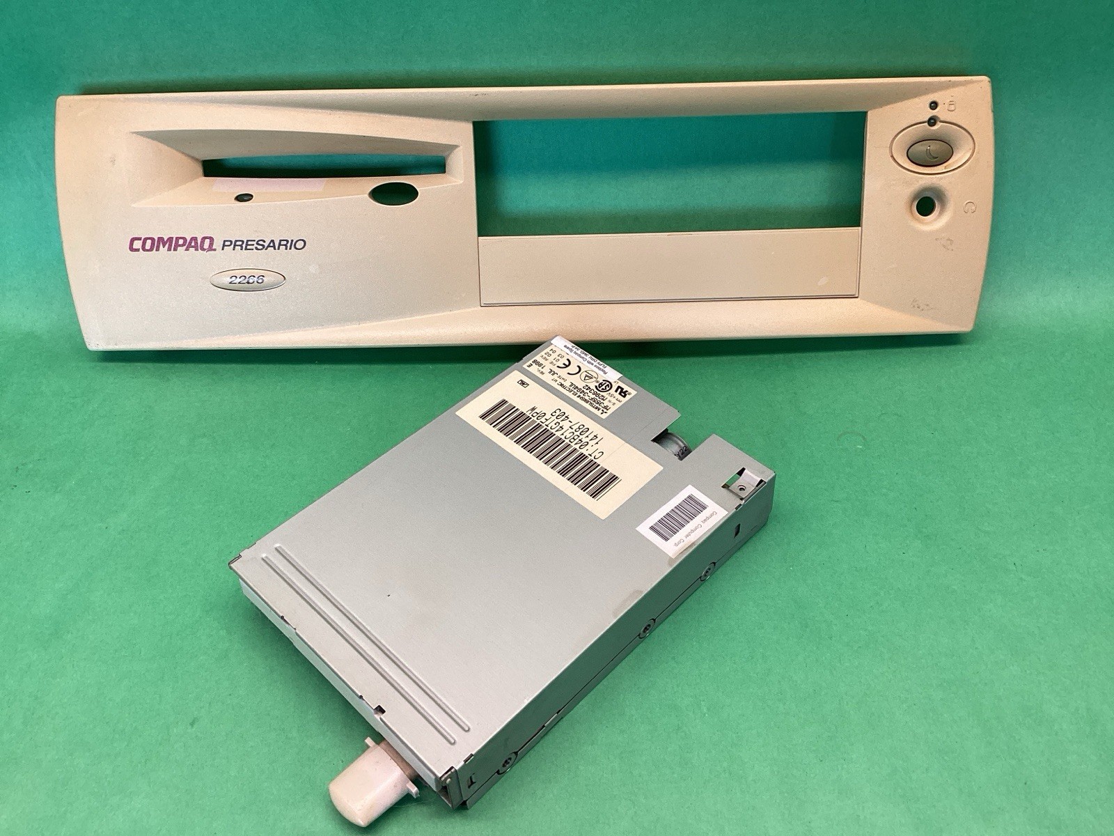 Compaq Presario 2266 Faceplate Bezel & Mitsumi MF355F-3494UL 3.5” Floppy Drive