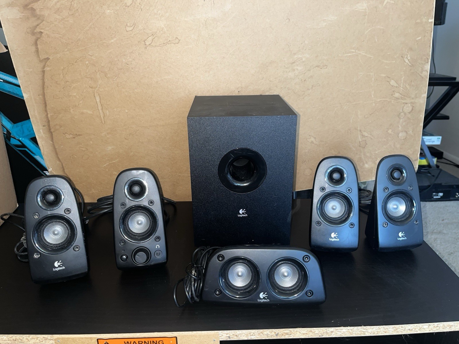 Logitech Z506 Surround Sound 5.1 Computer Home Theater Speaker System Subwoofer