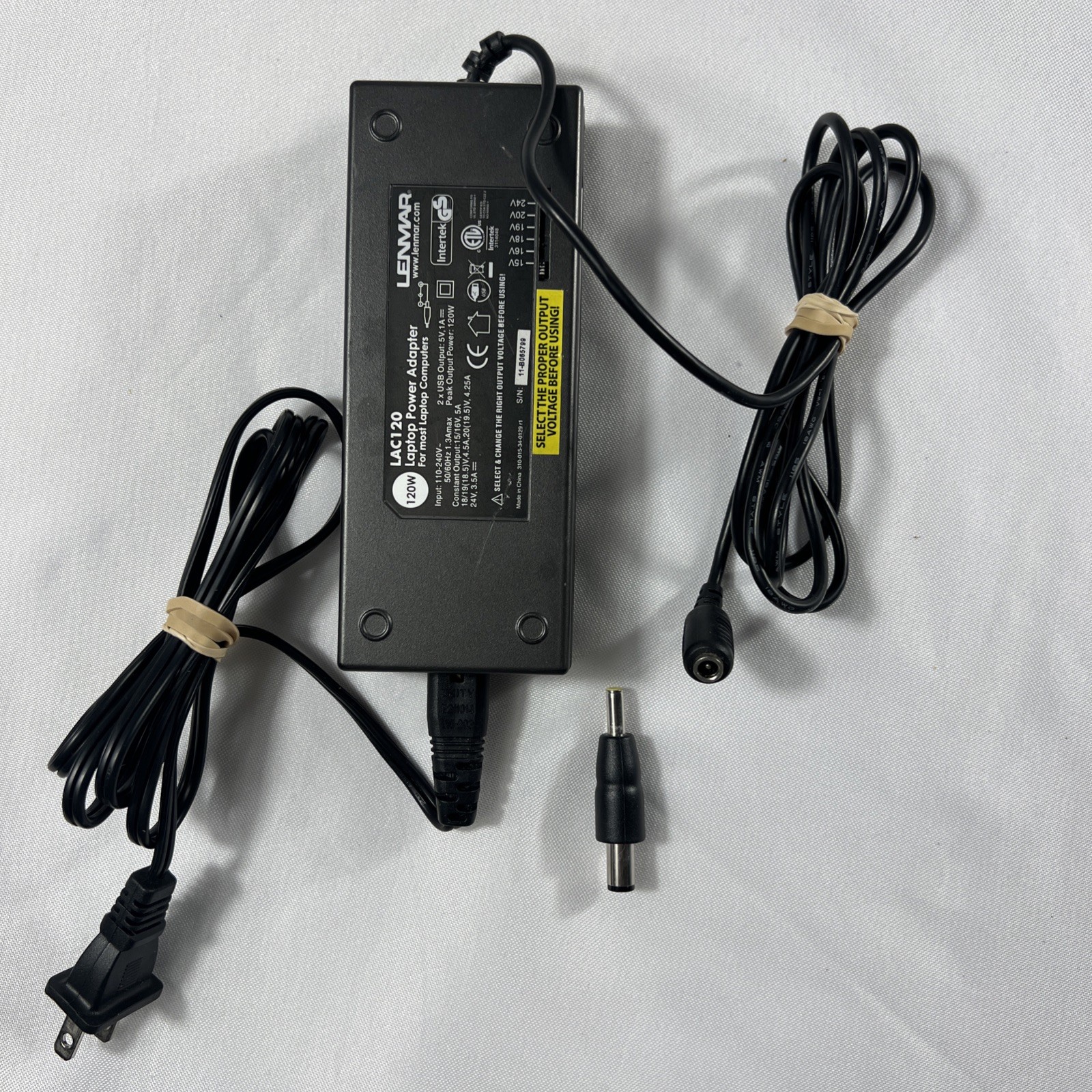 Lenmar LAC120 120W Universal Laptop Power Adapter USB Selectable Voltage Tested