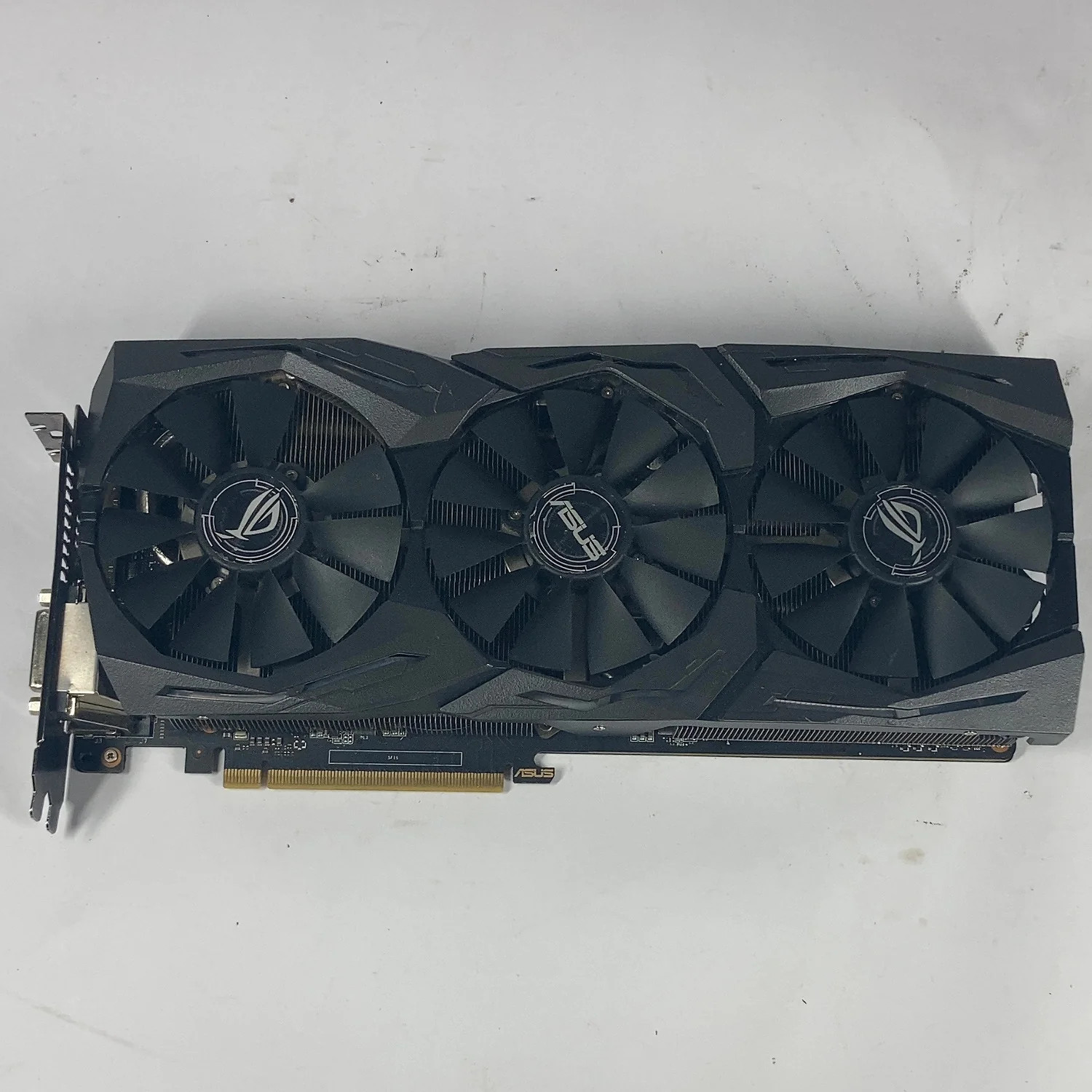 Broken Asus GeForce GTX 1060 Gaming 6GB GDDR5 Graphics Card YV09Q1-A03 FOR PARTS