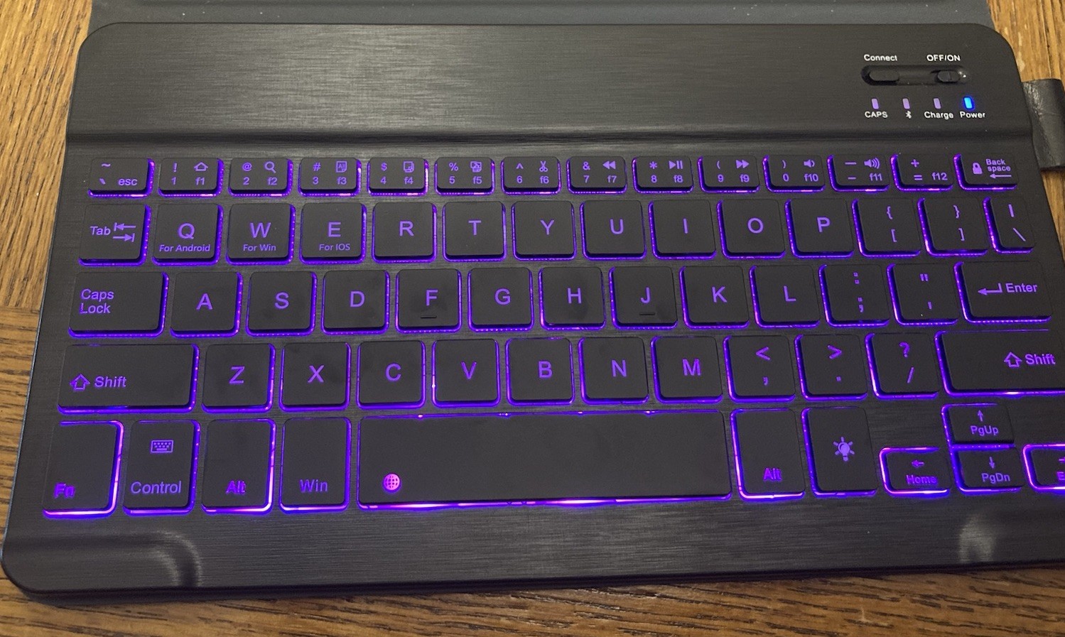 Nulaxy KM12 Bluetooth Backlit Keyboard Wireless Rechargeable Multi Device w Case