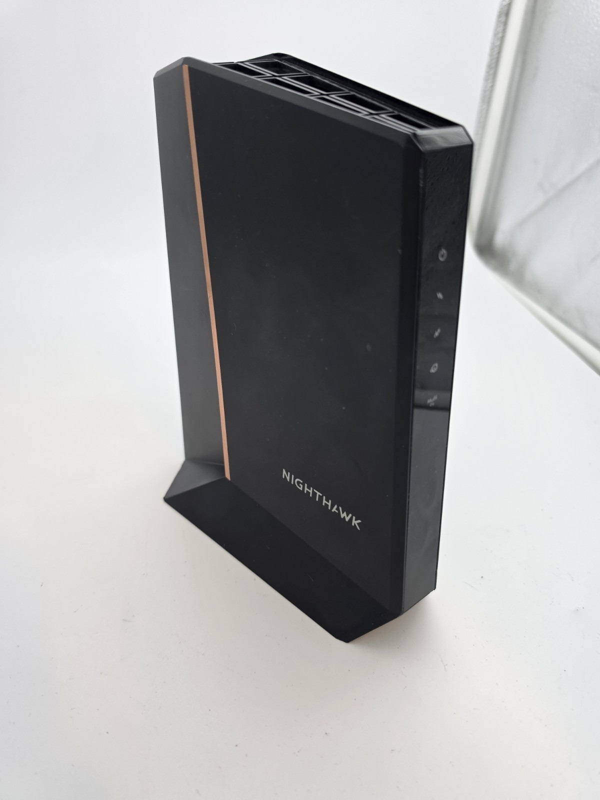 NETGEAR Nighthawk CM2000 DOCSIS 3.1 Mid/high-Split Cable Modem, Read