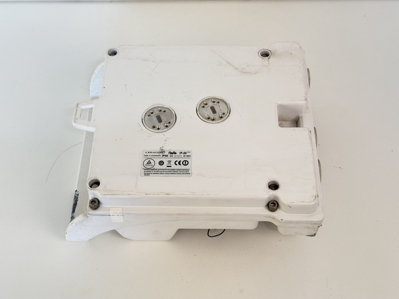 Ceragon FibeAir All Outdoor Terminal, 18GHz, IP-20C-F-18W-L-ESS IP-20