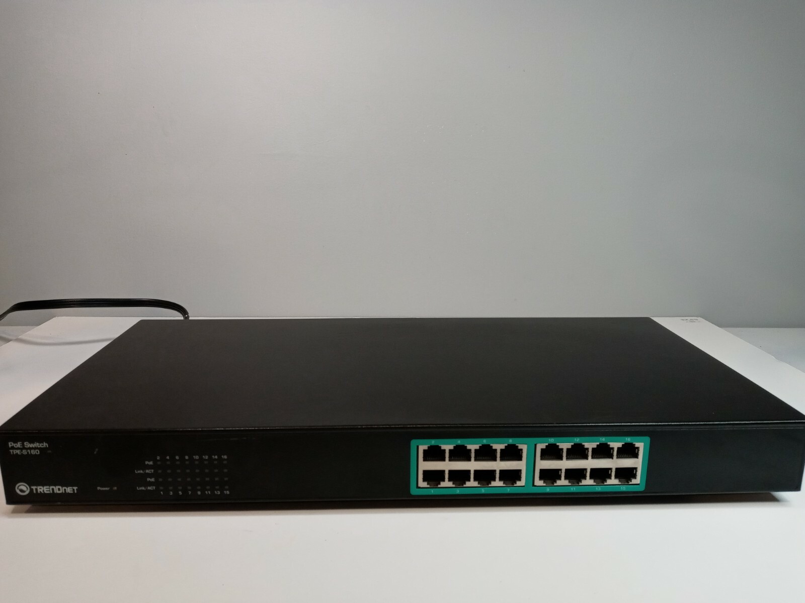 TRENDnet 16-Port 10/100 Mbps PoE+ Switch TPE-S160