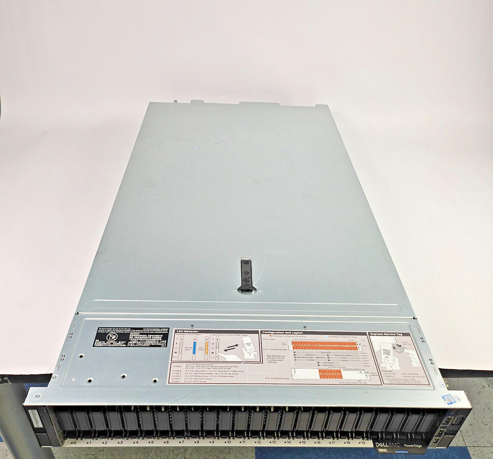 Dell PowerEdge r840 24bay,4xh/s, 2.0tpm,0x0,0x0,H730P, Idrac 9,2x1100w