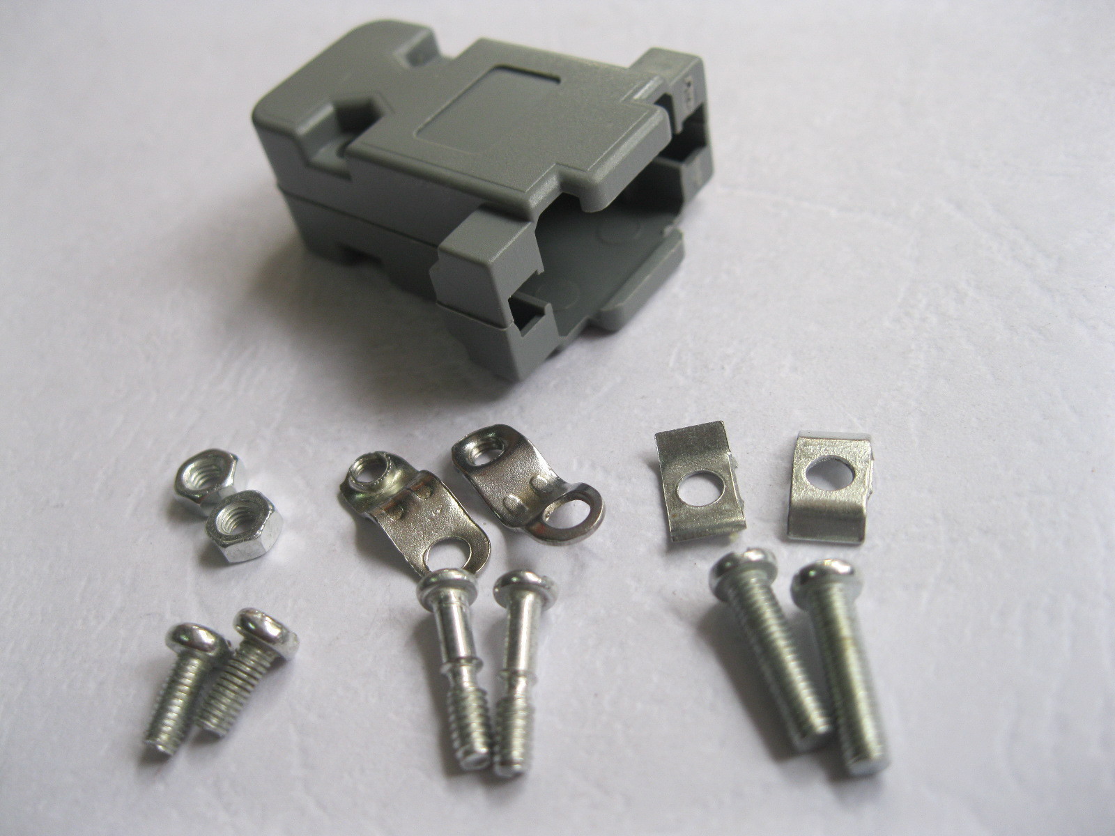 20 pcs Plastic D-Sub Hood Cover for 9 Pin or 3 Rows 15 Pin D-Sub Connector New