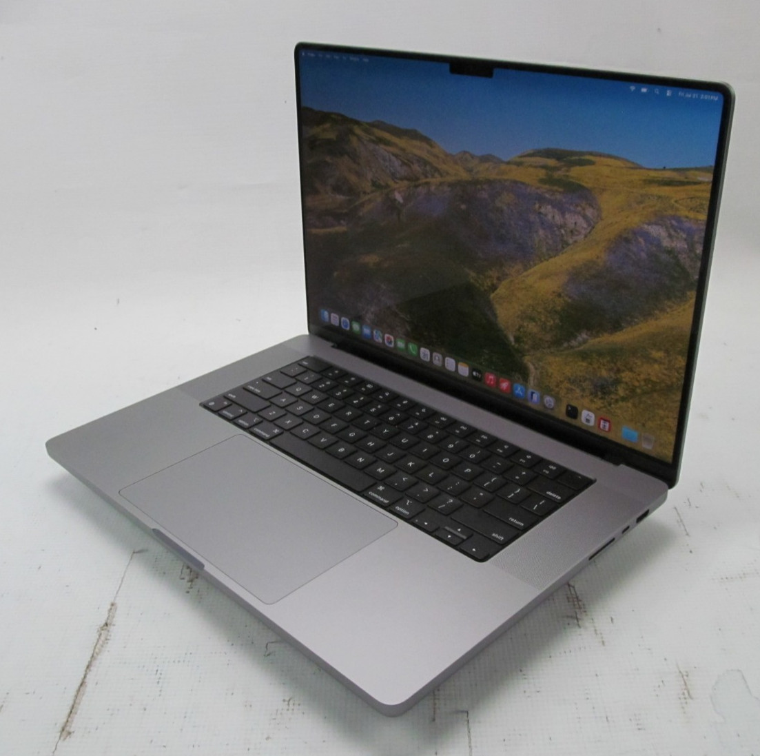 Apple MacBook Pro 16" 3.20GHz 10C-M1 PRO 1TB 32GB RAM 16C M1 PRO GPU OSX 26 HDMI
