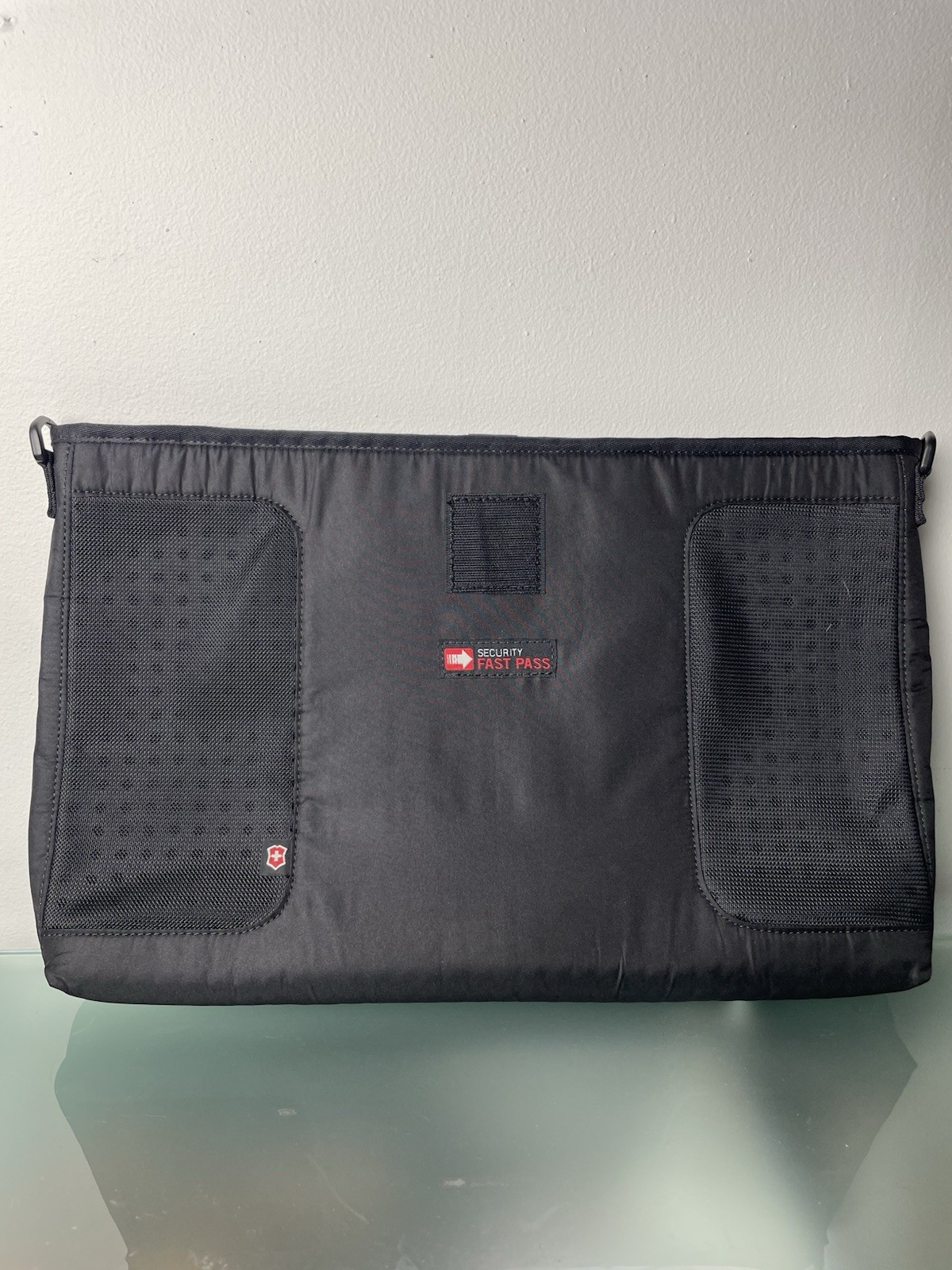 Victorinox Swiss Army Black Nylon Laptop Case Bag Security Fast Pass Pouch Tsa 