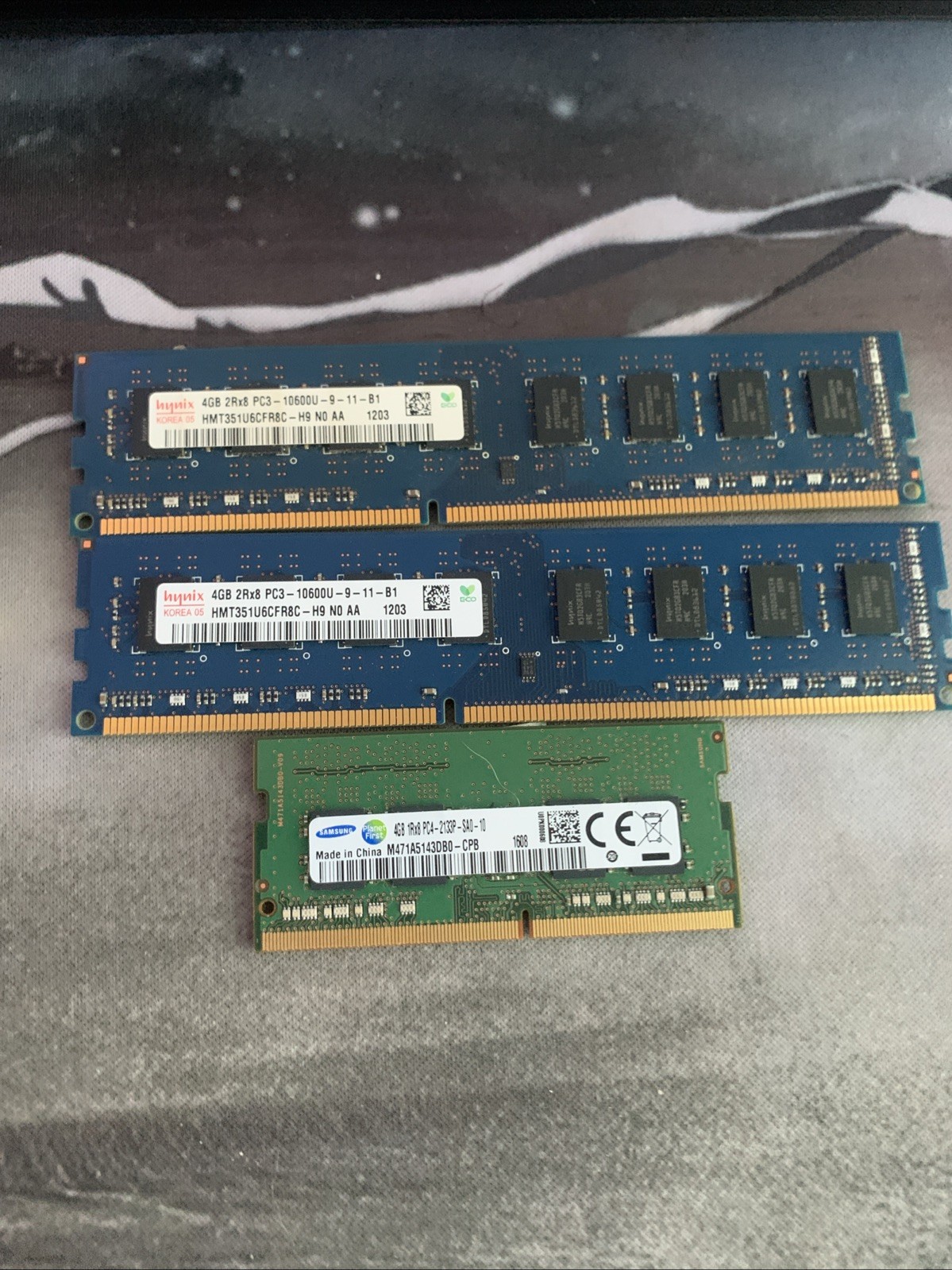 hynix 8GB DDR3 1600MHz 2Rx8, Samsung 4g 1Rx8 PC4