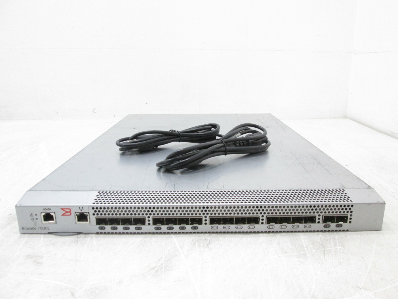 BROCADE 7500 BR-7500E Fabric Switch , 2x AC power