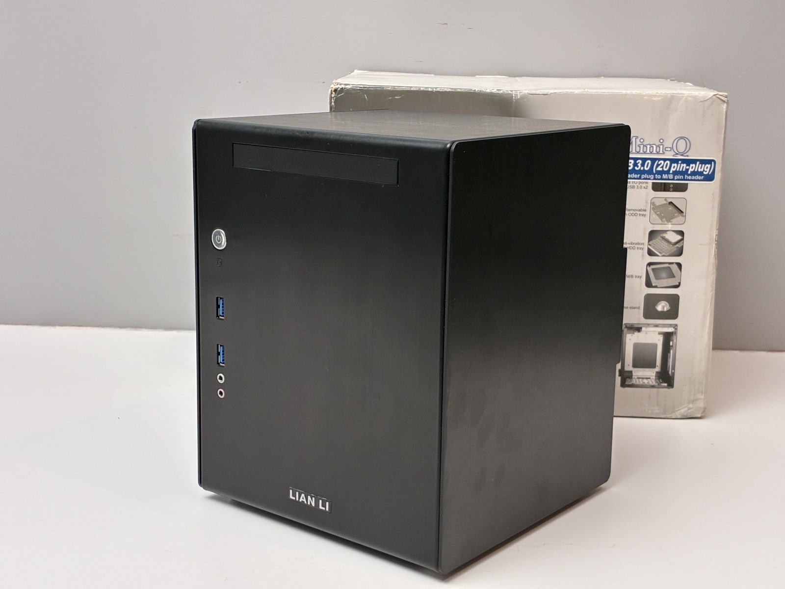 🔥 LIAN LI PC-Q03 B Black Aluminum Mini-ITX Cube Case Desktop Tower SFF SFX🔥