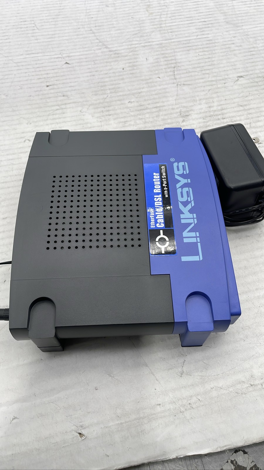 Linksys BEFSR81 v3 EtherFast 8-Port 10/100 Cable DSL Wired Router w Power Supply