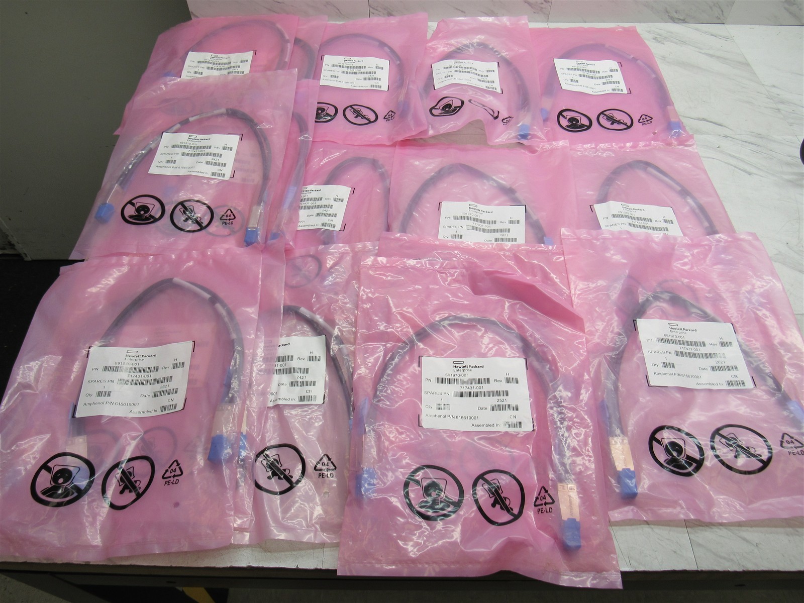 16 LOT NEW HPE EXTERNAL 0.5M Mini SAS - Mini SAS Cable 717431-001 691970-001
