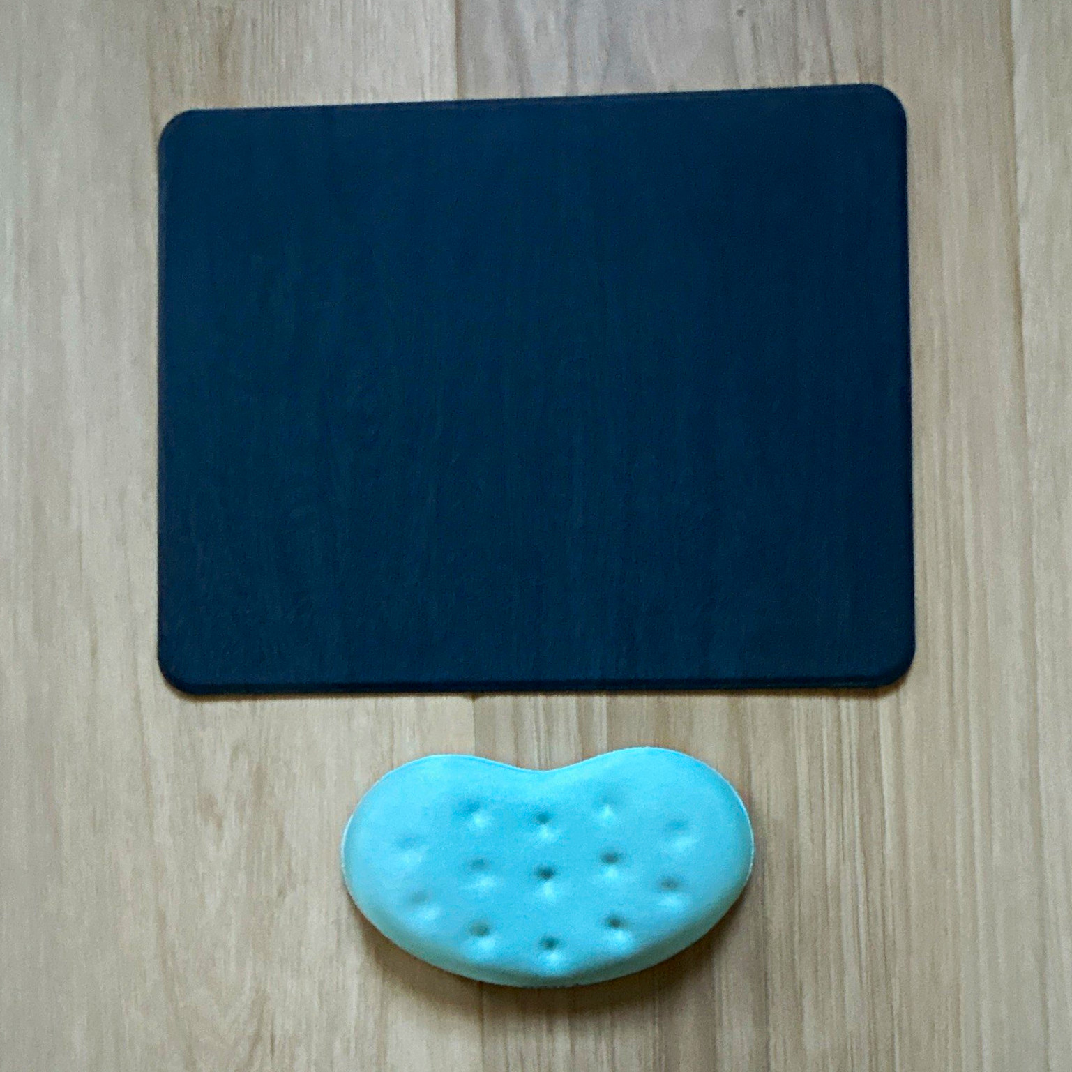 Black Plain Mouse Pad with Blue Gel Wrist Rest, Wrist Support Pad Design