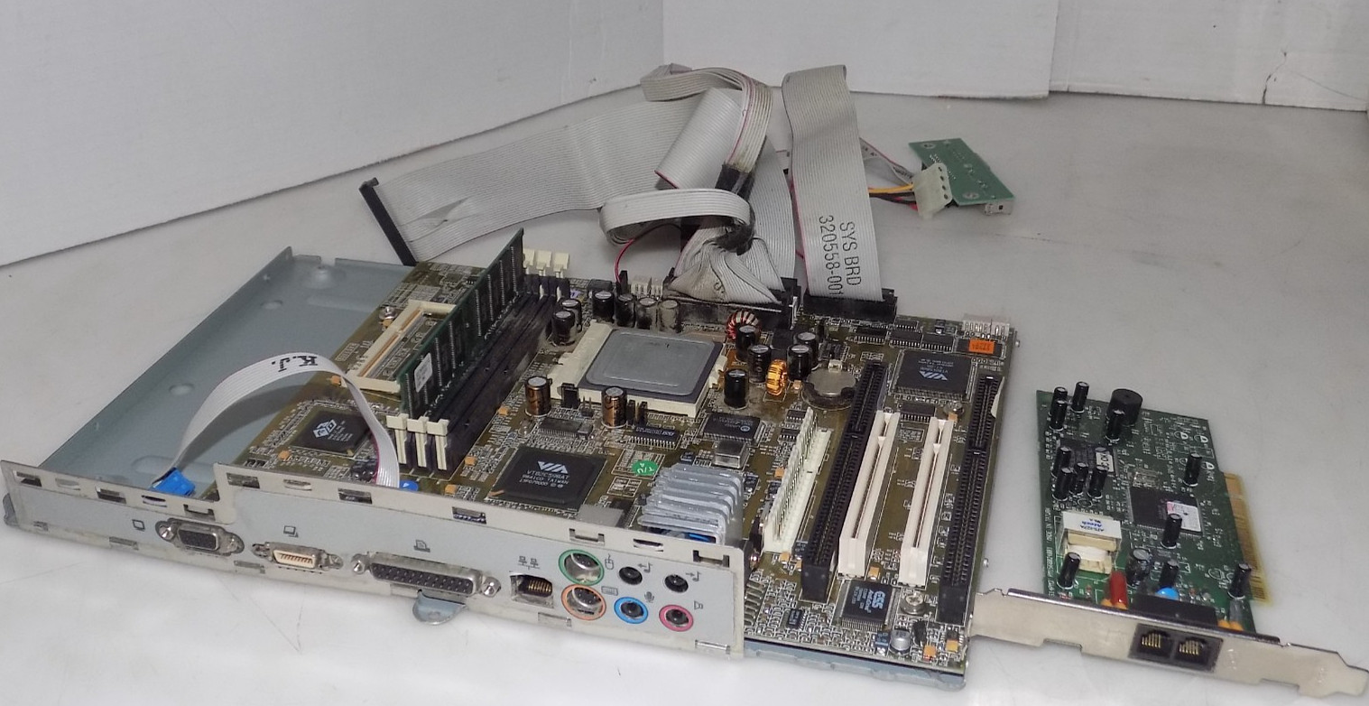 Compaq 320446-101 41169390000 Motherboard / AMD-K6-2/400AFQ, ISA PC AT, IDE, VIA