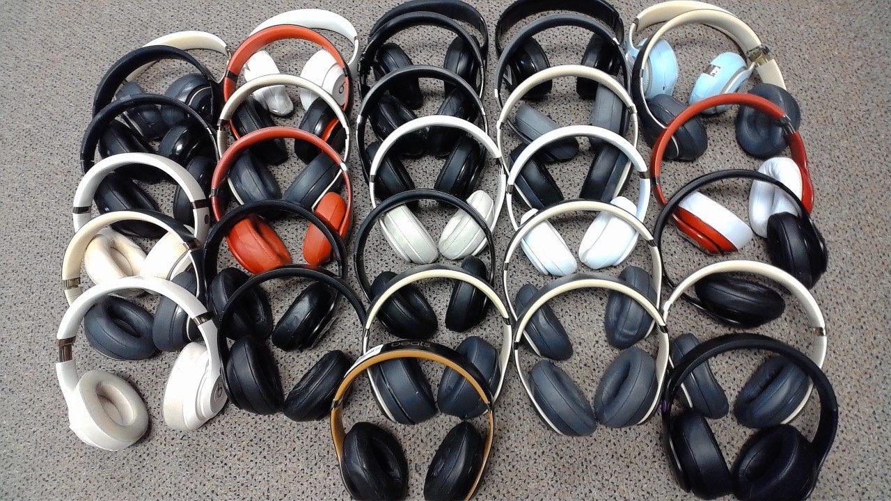 Lot of 31 Beats Studio 3 Headphones with Various Problems