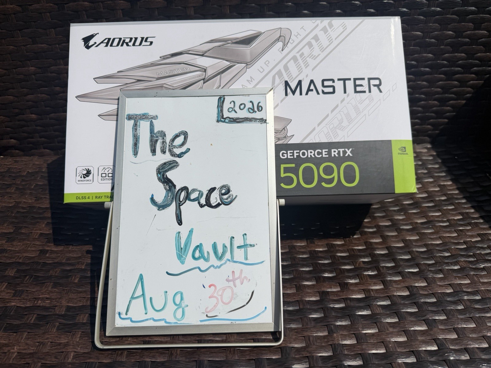 Gigabyte AORUS GeForce  RTX 5090 MASTER ICE – 32GB GDDR7 READ