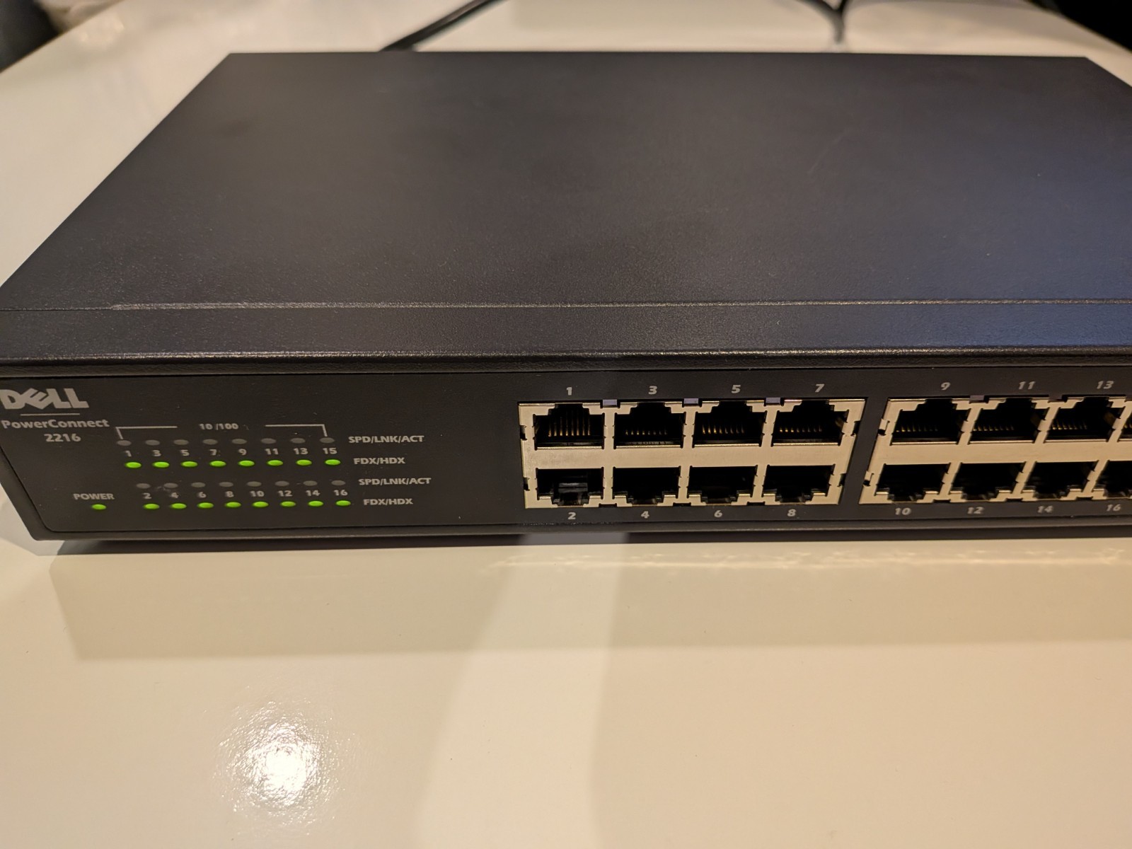 Dell  PowerConnect 2216  (16-Port External Switch)