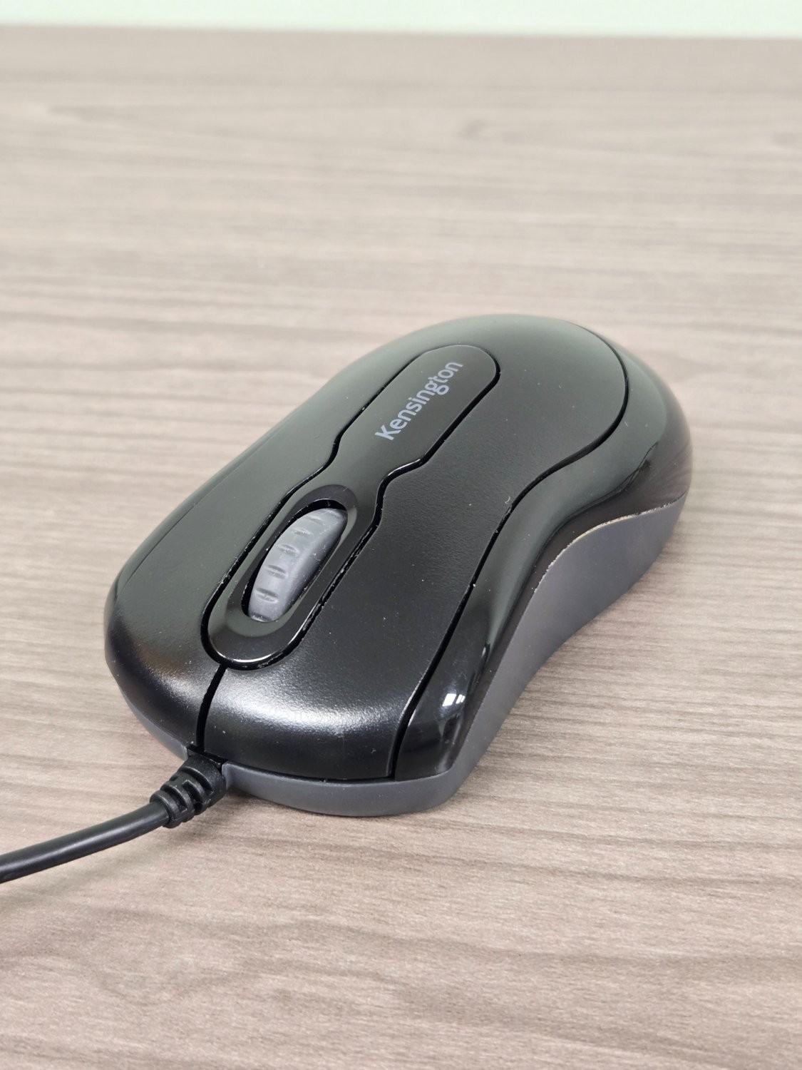 Kensington Mouse-in-a-Box USB Wired Optical Computer Mouse Black Scroll Wheel