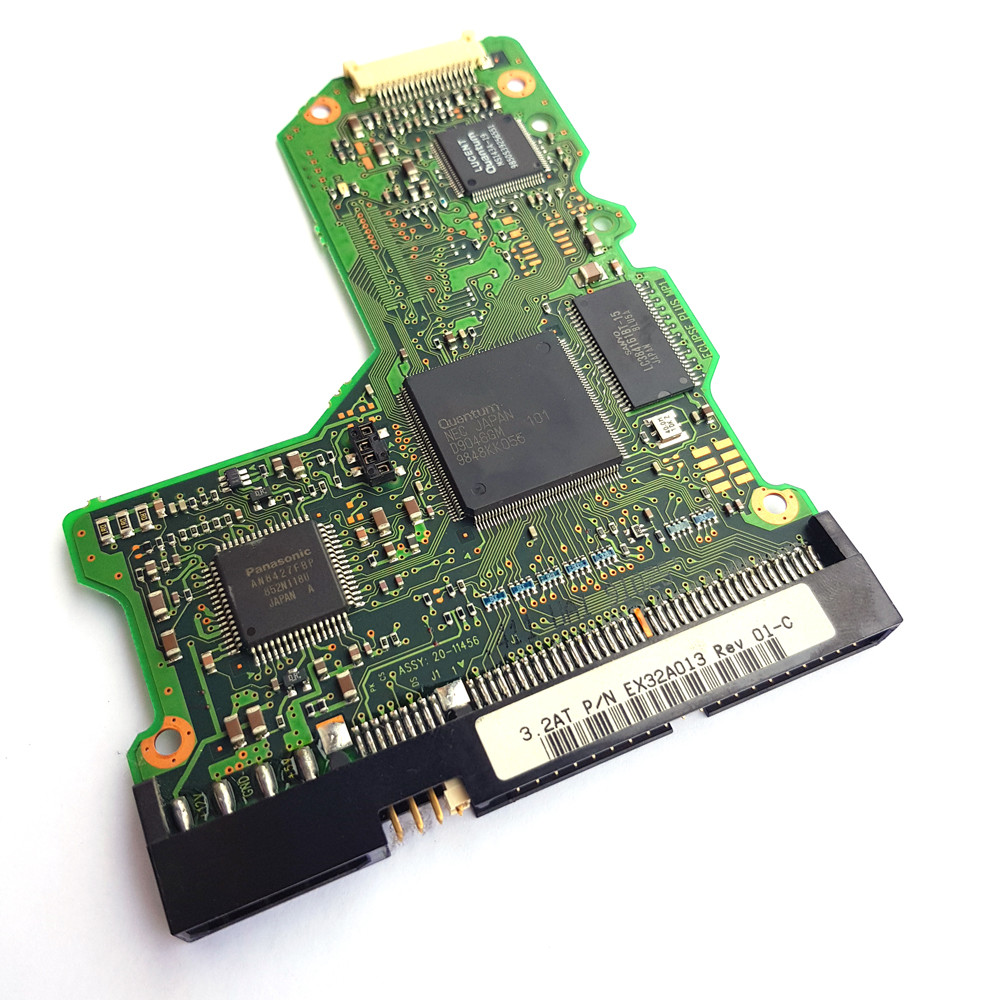 Quantum Fireball Ex 3.5 3.2GB 3.2AT EX32A013 Rev 01-C Hard Disc Drive PCB Board