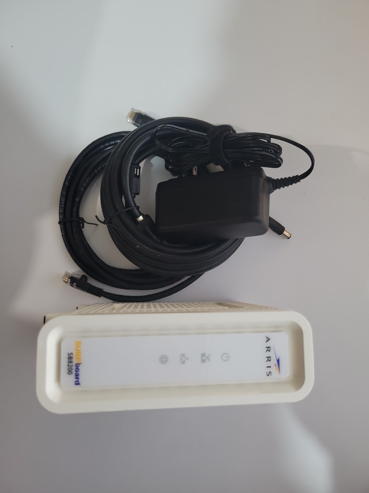 ARRIS SURFboard SB8200 DOCSIS 3.1 10 Gbps Cable Modem