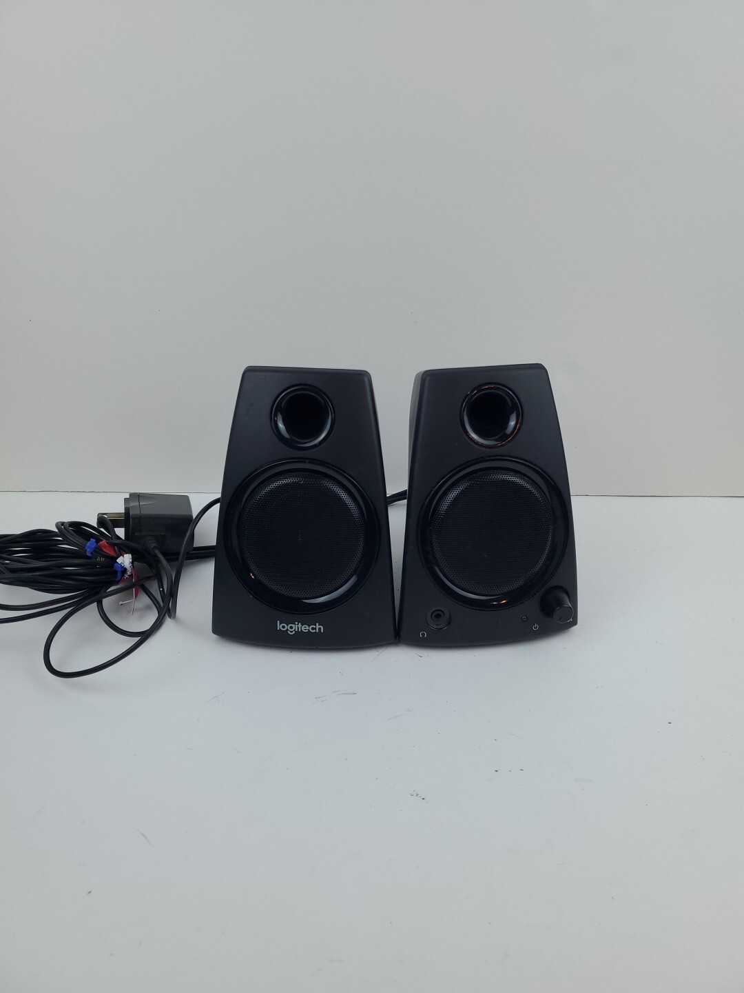 Logitech Z130 PC Speakers Full Sound Strong Bass 3.5mm Input + Power Supply Cord