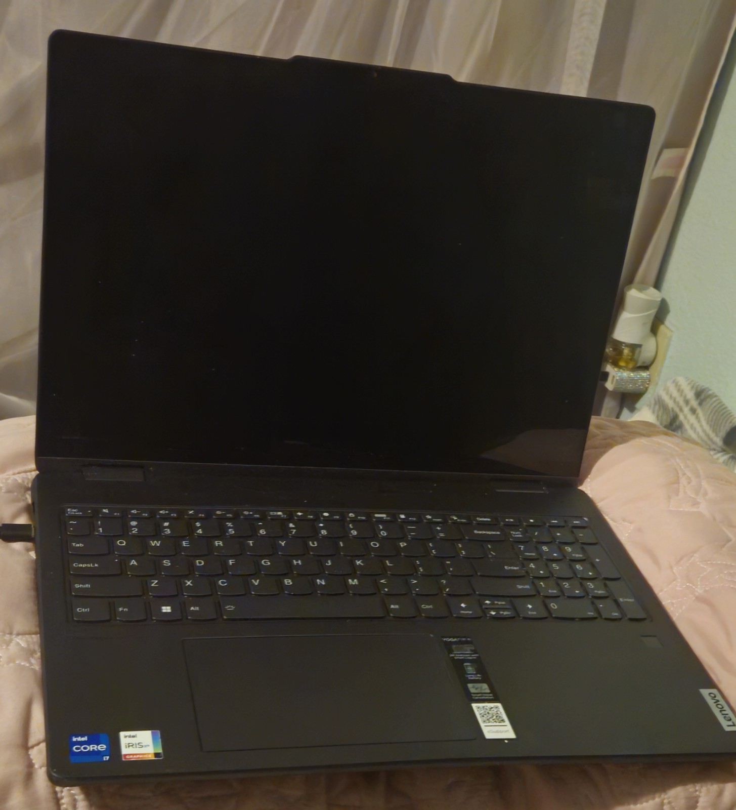 Lenovo Yoga 7i 16 Inch Intel Core i7 Iris Xe 2-in-1 Laptop Tested with Charger