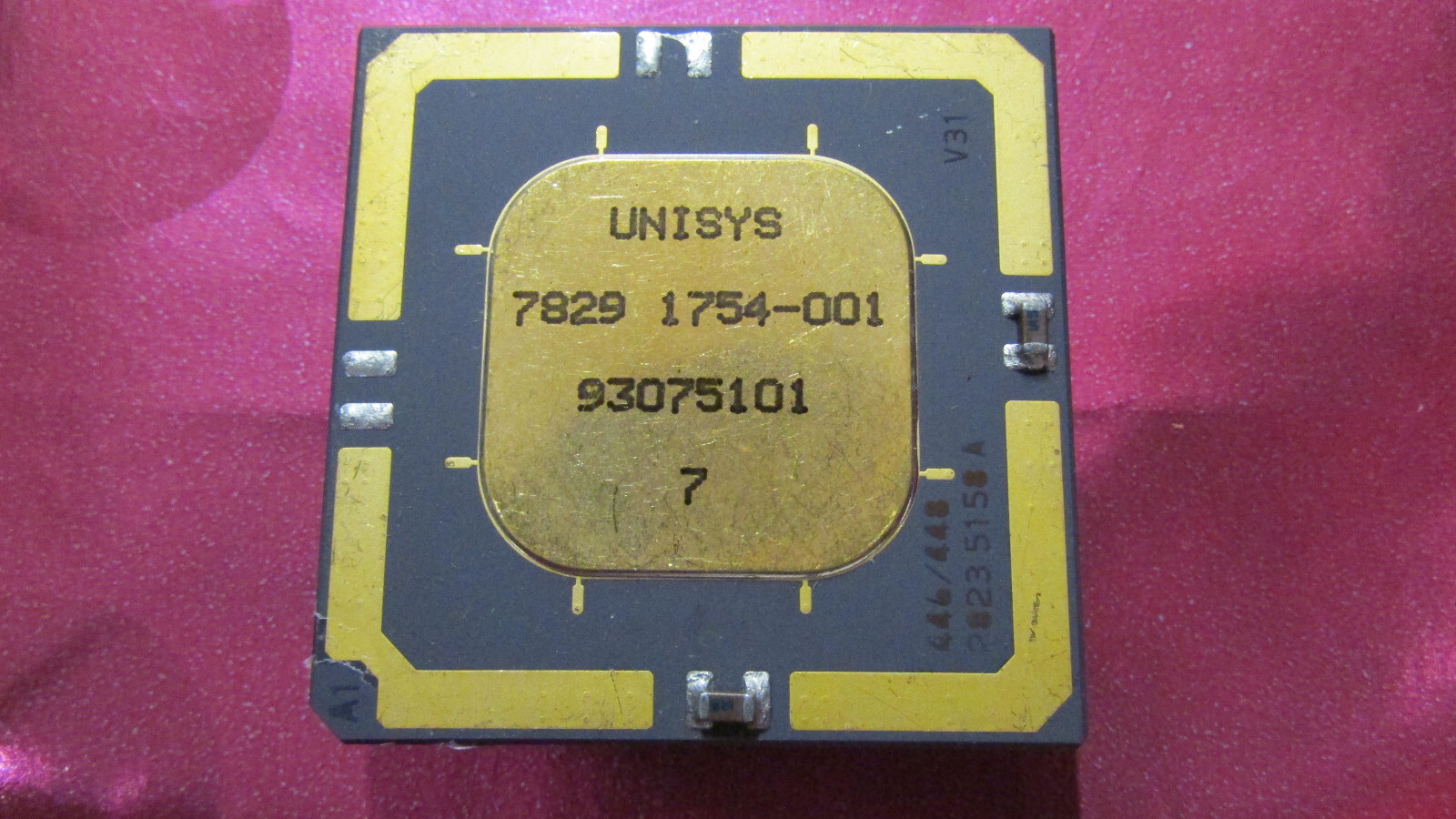 Lot 1 Vintage Super Rare 1978 UNISYS 1754-001 PGA 93075101 IC/CPU/Processor Gold