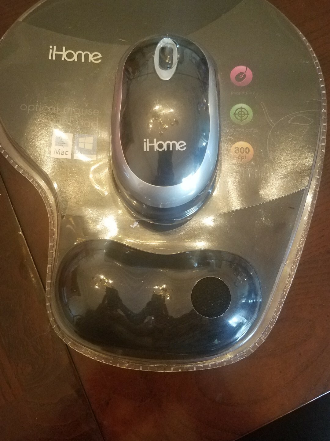 i-Home- Black Optical Wired Mouse and Gel Pad Combo Set- IH-BLM200B PC/Mac 