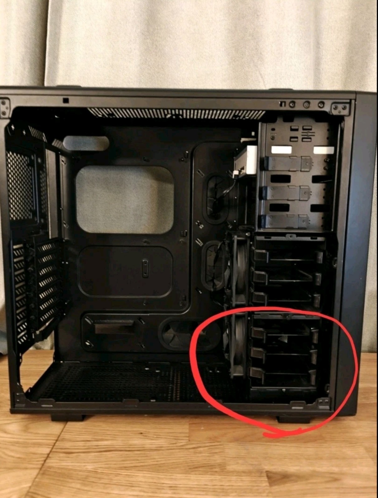 Corsair C70 Lower Drive Cage & Support
