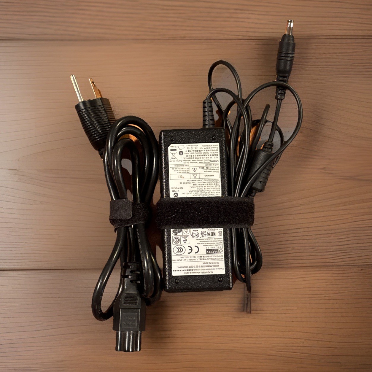 19V3.16A Genuine Chicony Samsung Laptop AC Adapter Charger CPA09-004A  AD-6019R 
