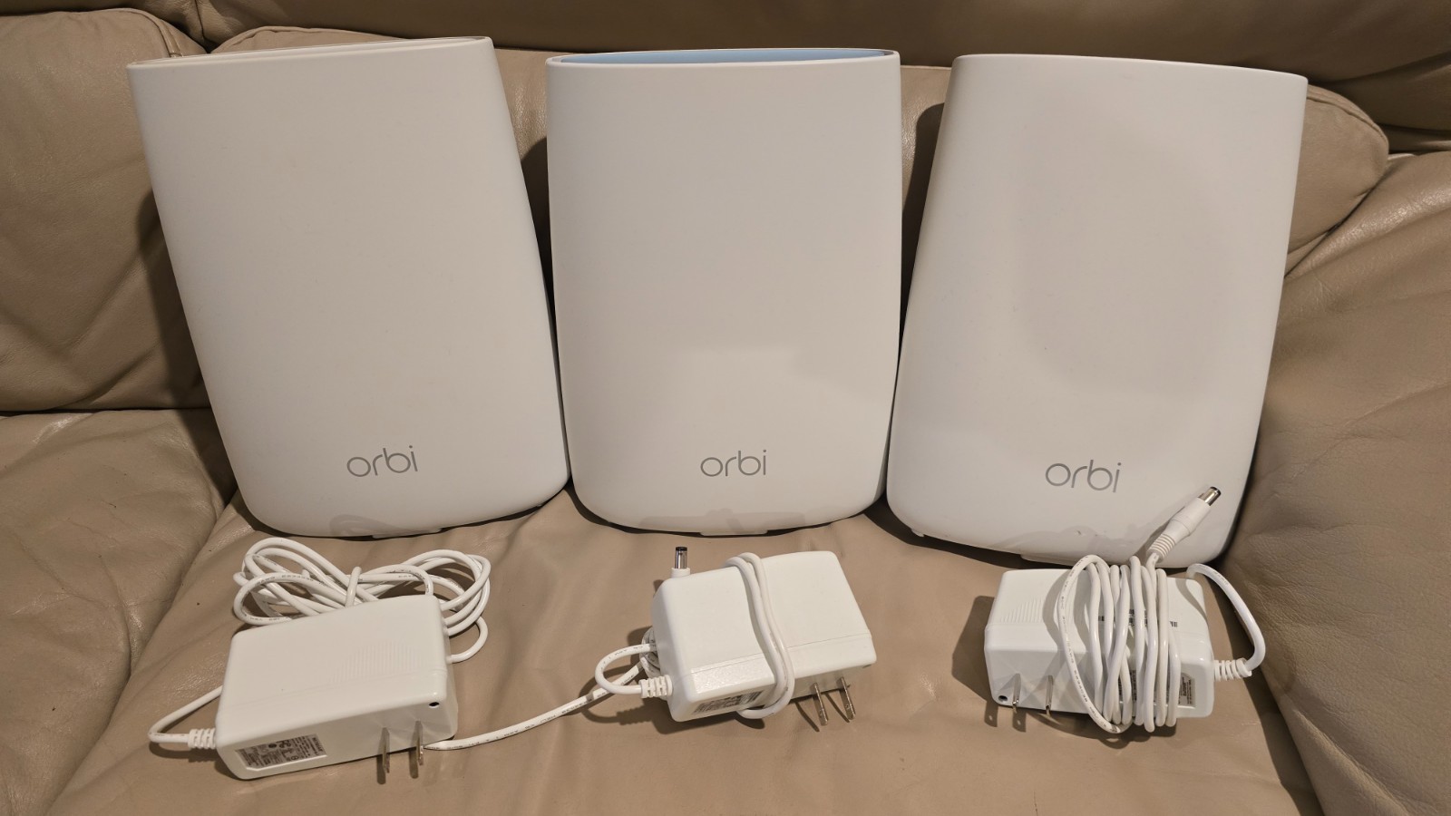 NETGEAR Orbi AC3000 Tri-band Wi-Fi System (RBR50 Router + 2 x RBS50 Satellites)