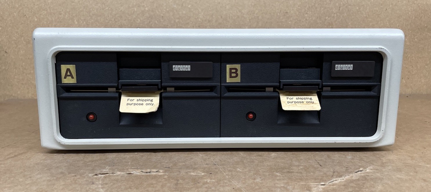 DEC Digital RX180AB External Dual Floppy Disk Drive Vtg 1982 Powers On  READ