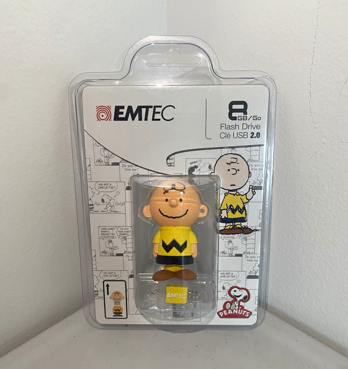 EMTEC Peanuts Charlie Brown 8GB USB 2.0 Flash Drive Removable USB