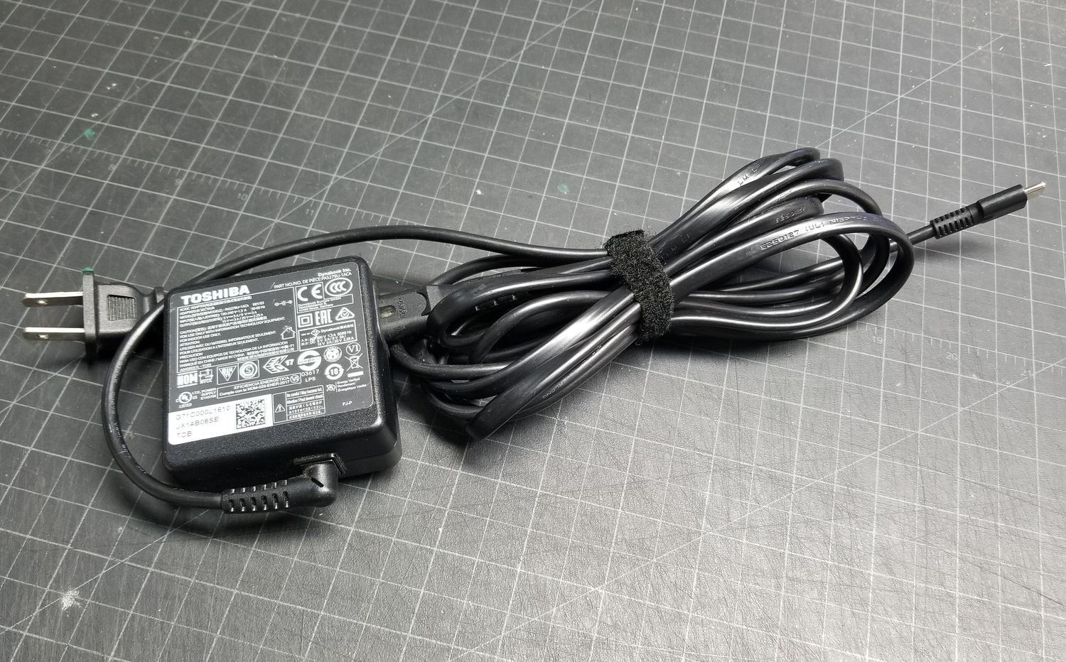 Genuine Toshiba AC AC/DC Power Adapter Charger USB-C Type C 50-60Hz PA5279U-1ACA