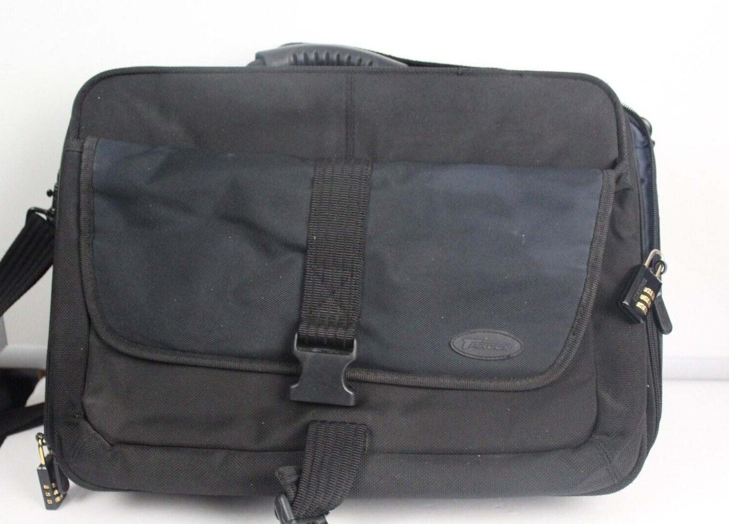 Targus CBT400 Blacktop Black/Blue Deluxe Laptop Carrying Case