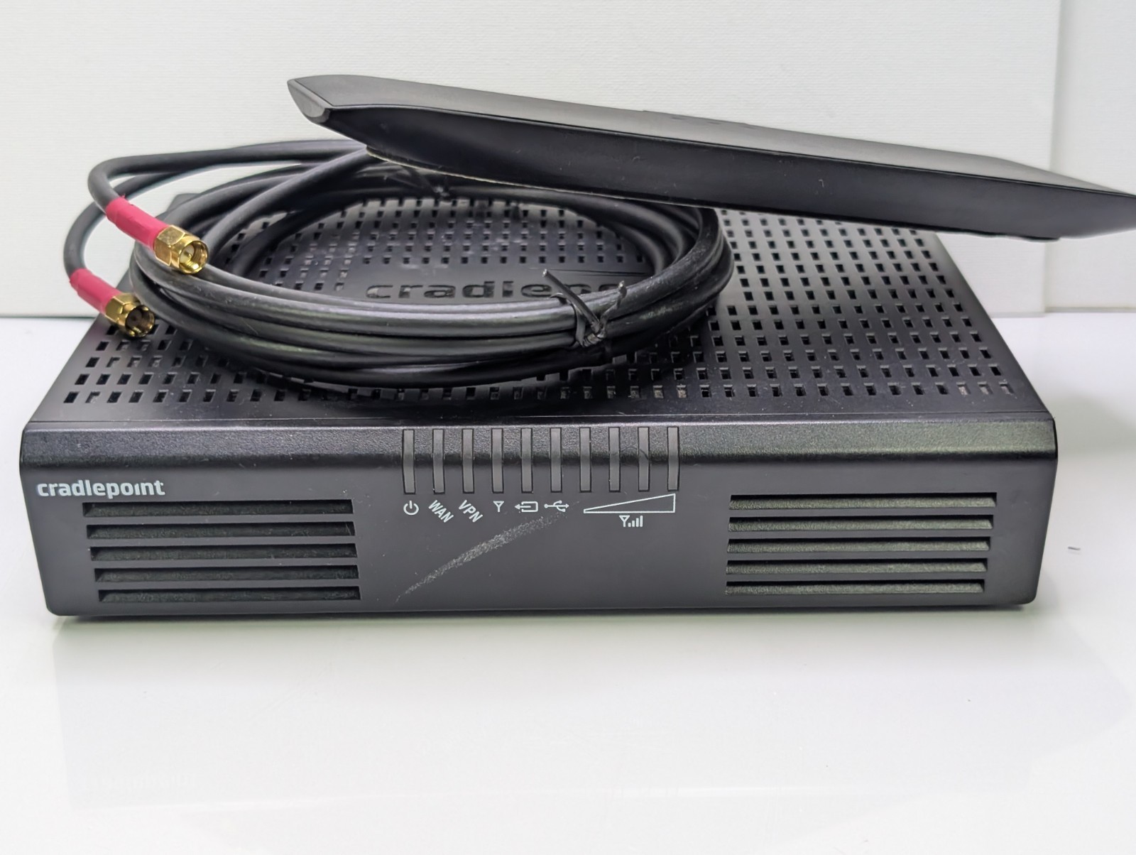 Cradlepoint AER1650LP4 4G LTE Router S4A642A w/ Antenna Cables Untested