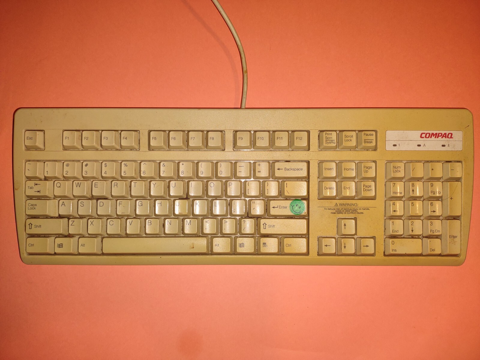 Vintage Compaq keyboard RT235BTW 123754-001A PS/2 Off White*