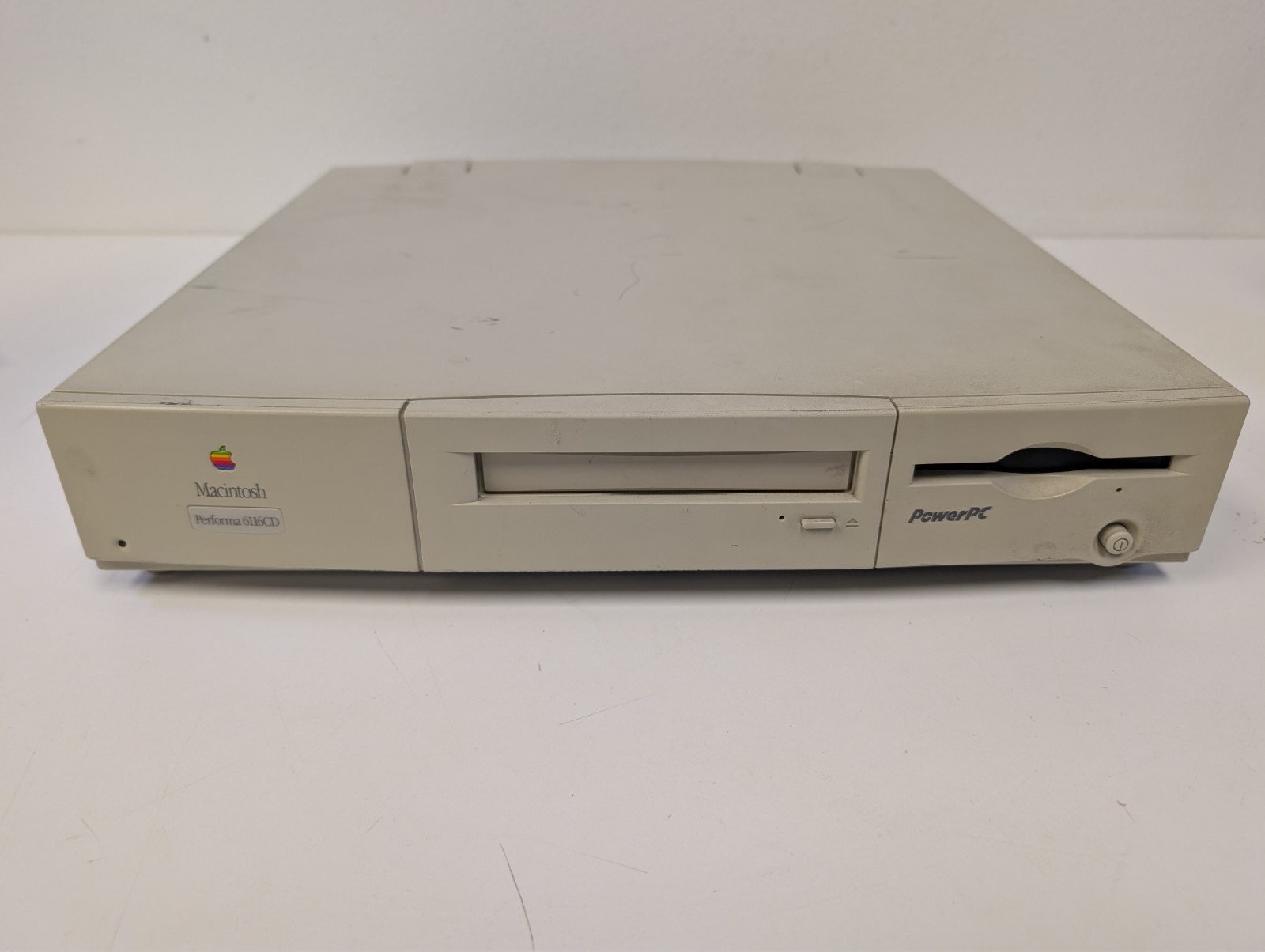Apple Macintosh Performa 6116CD PowerPC M1596 Desktop Computer - Boots/Chime