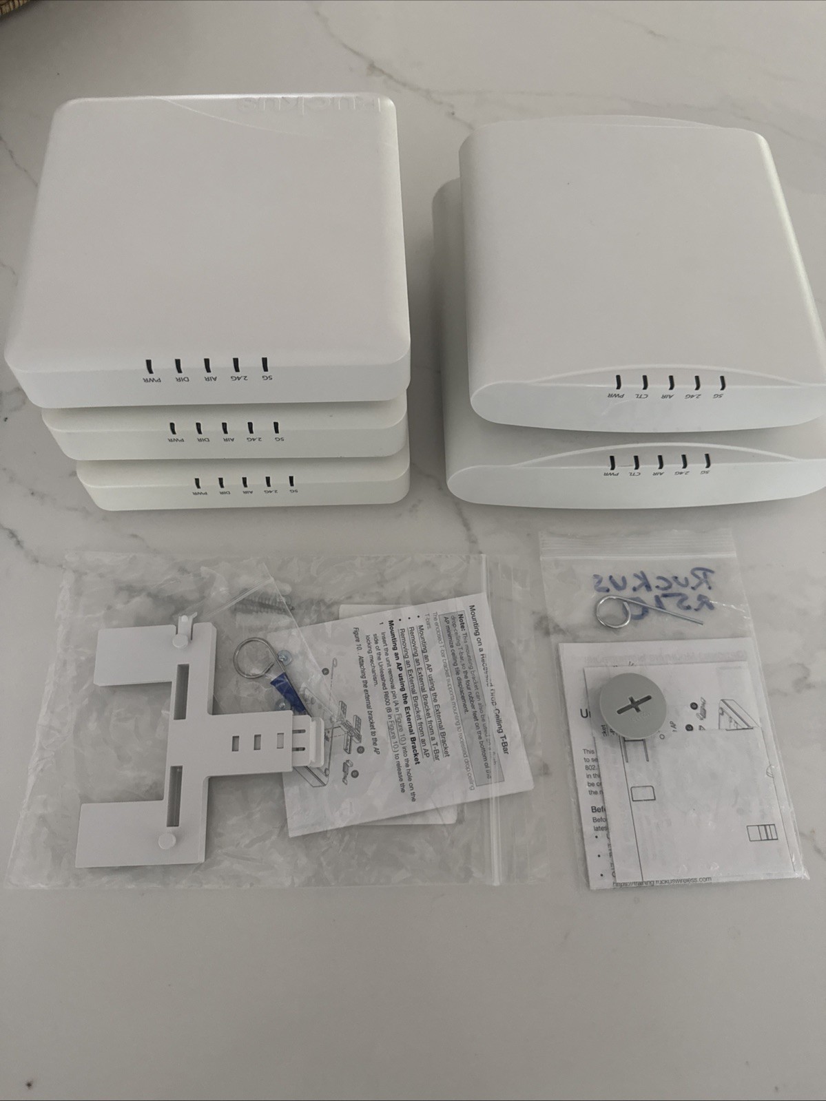 Ruckus Unleashed Access Points Lot of 6 in Mint Condition (R600 R510 R610 T300)