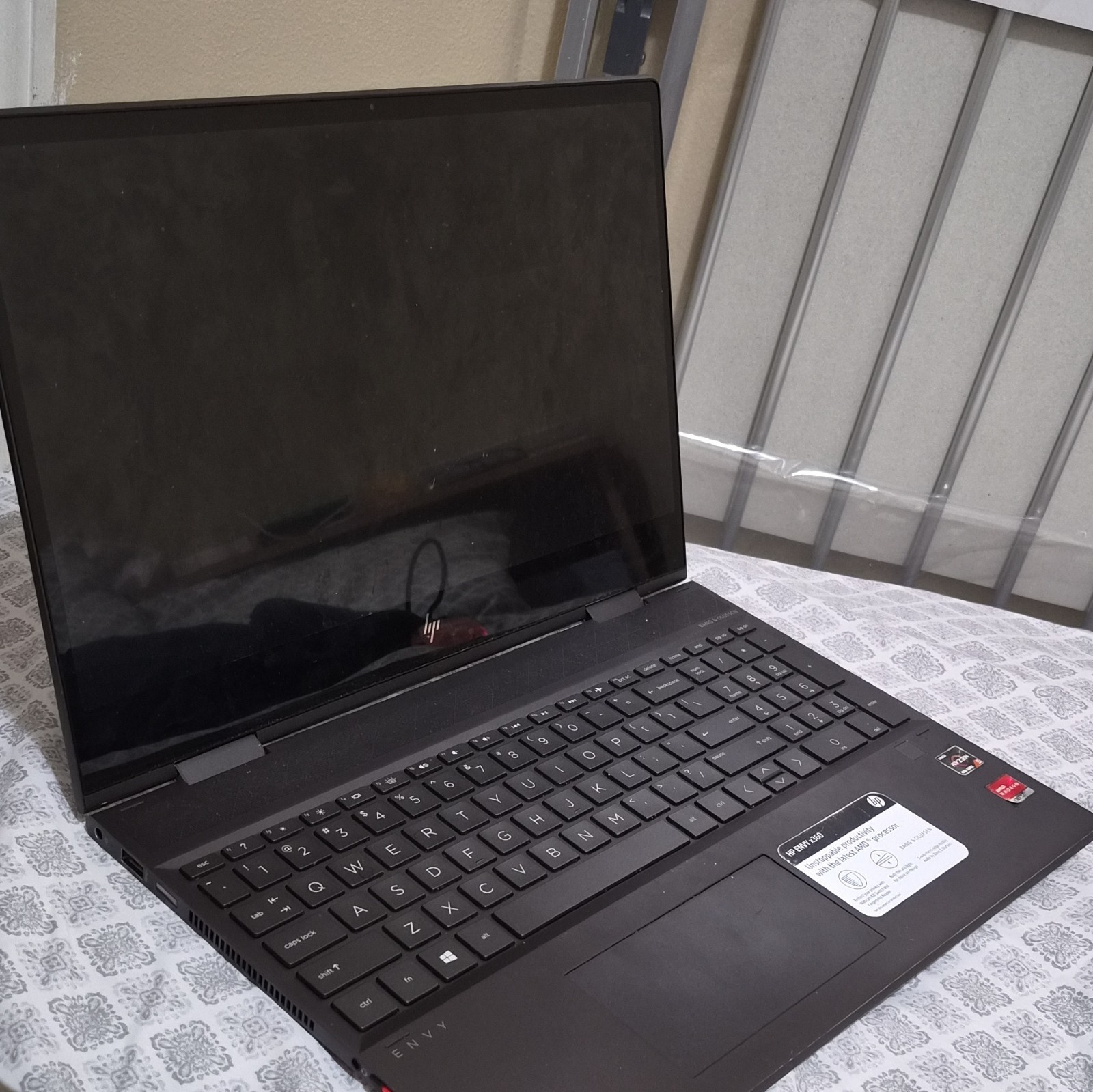 HP ENVY x360 15.6in Touch Ryzen 5 2.10GHz 8GB 256GB SSD Black 2020