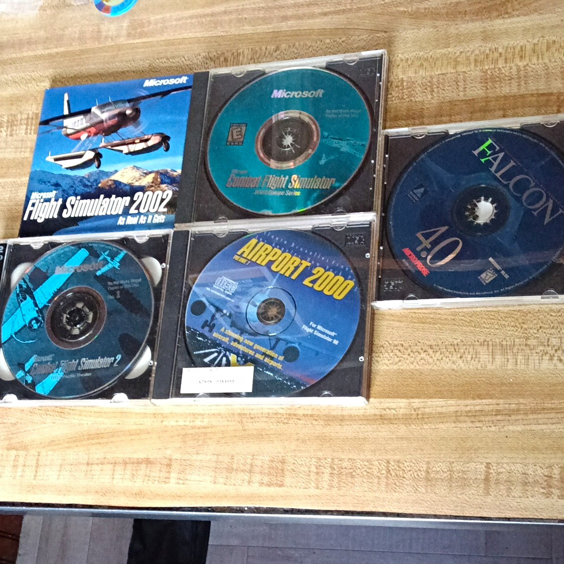 Microsoft Flight Simulator 2002 PC CD Set + Falcon 4.0, Airport 2000, CFS2 Lot 5