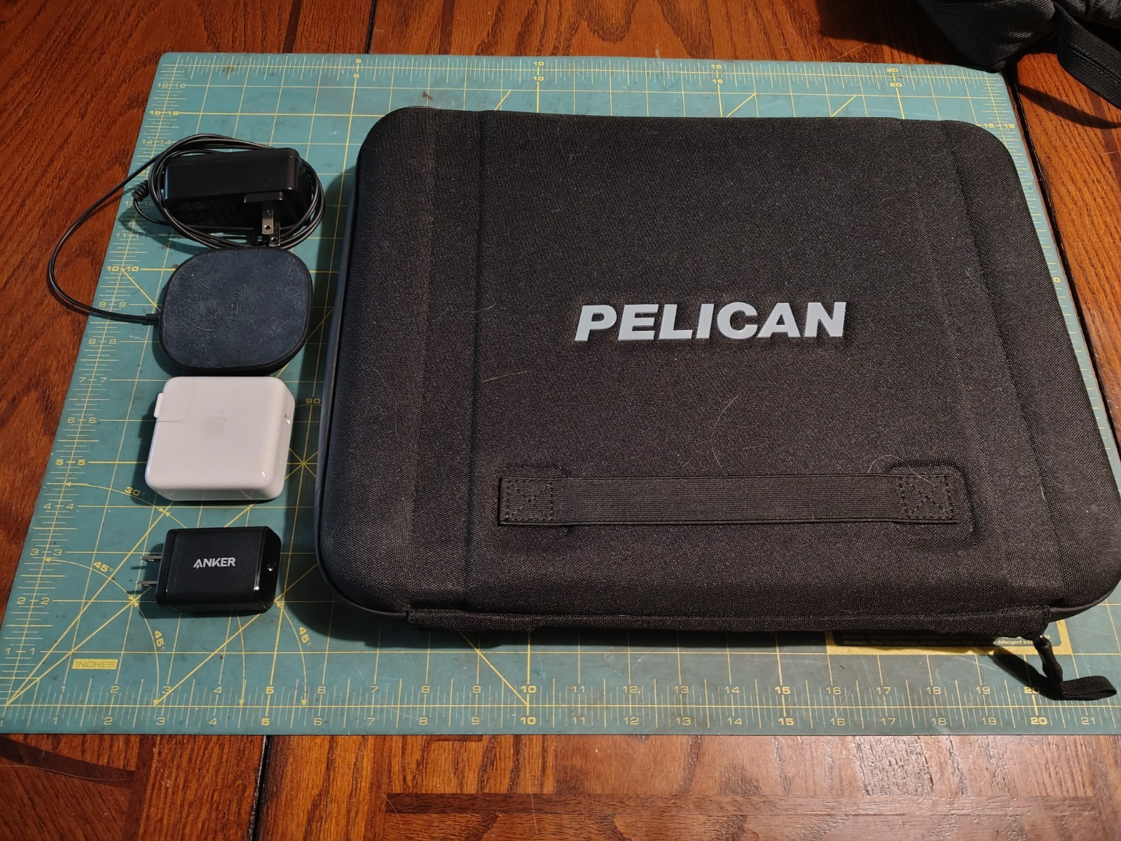 Pelican Adventurer - Laptop Bag/Case 16 Inch - [Elastic Carrying Handle] [Sec...
