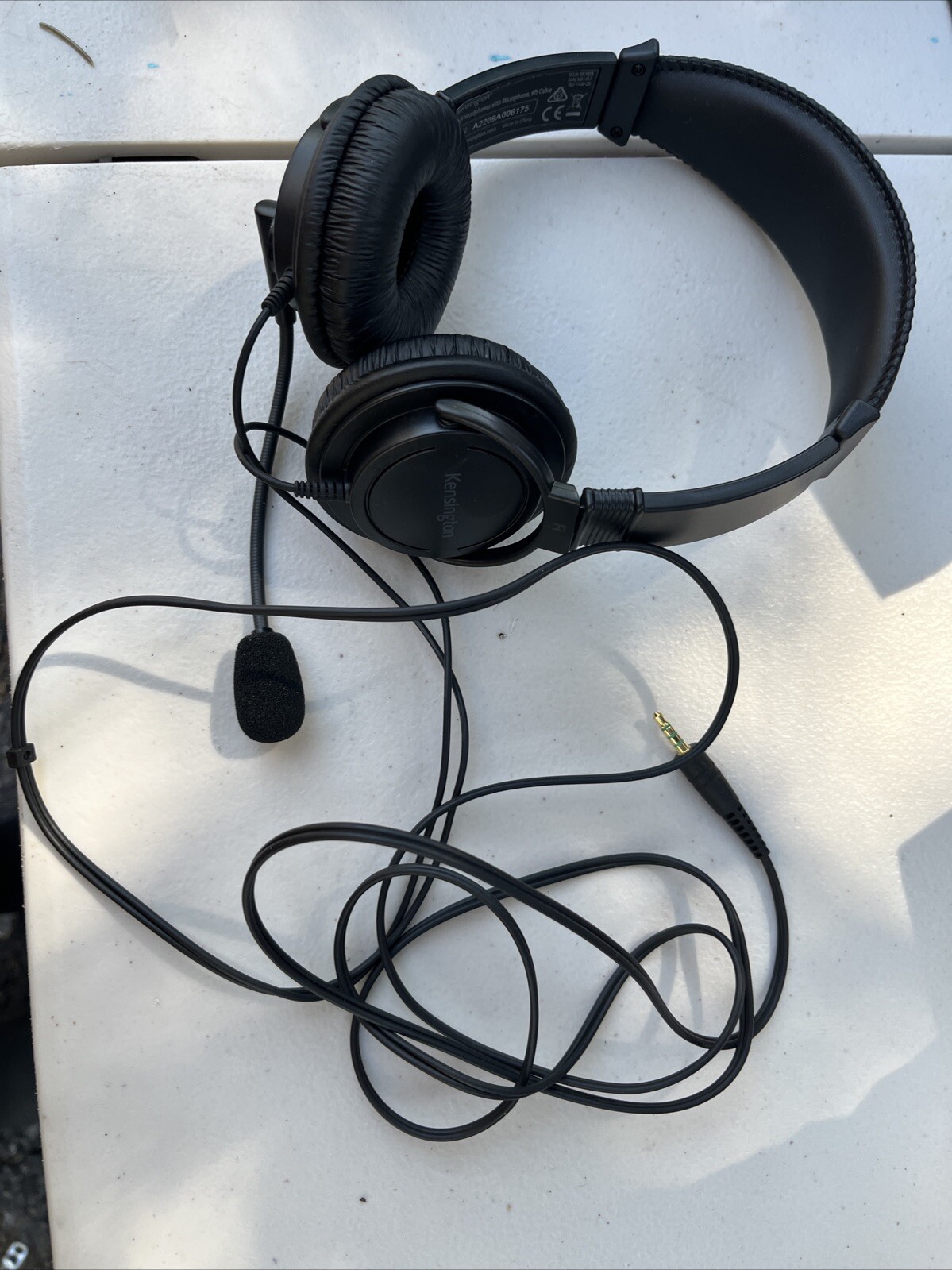 Kensington K97603WW Hi-Fi Headphones with Mic 085896976035 6ft Cable Headset