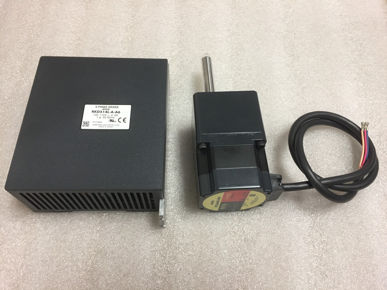 NEW VETEX PK564AW-A94  5-PHASE STEPPING MOTOR WITH RKD514L-A-A6 DRIVER