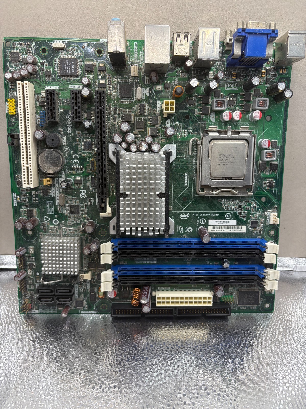 Intel DG33BU Desktop Motherboard- D79951-408