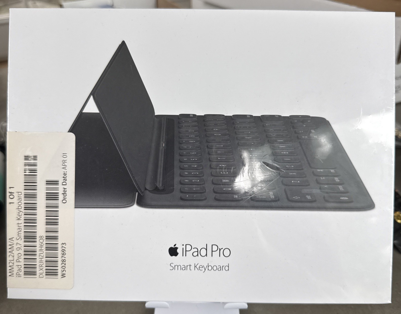 Apple Smart Keyboard for iPad Pro 9.7 inch - Black - New Unopened