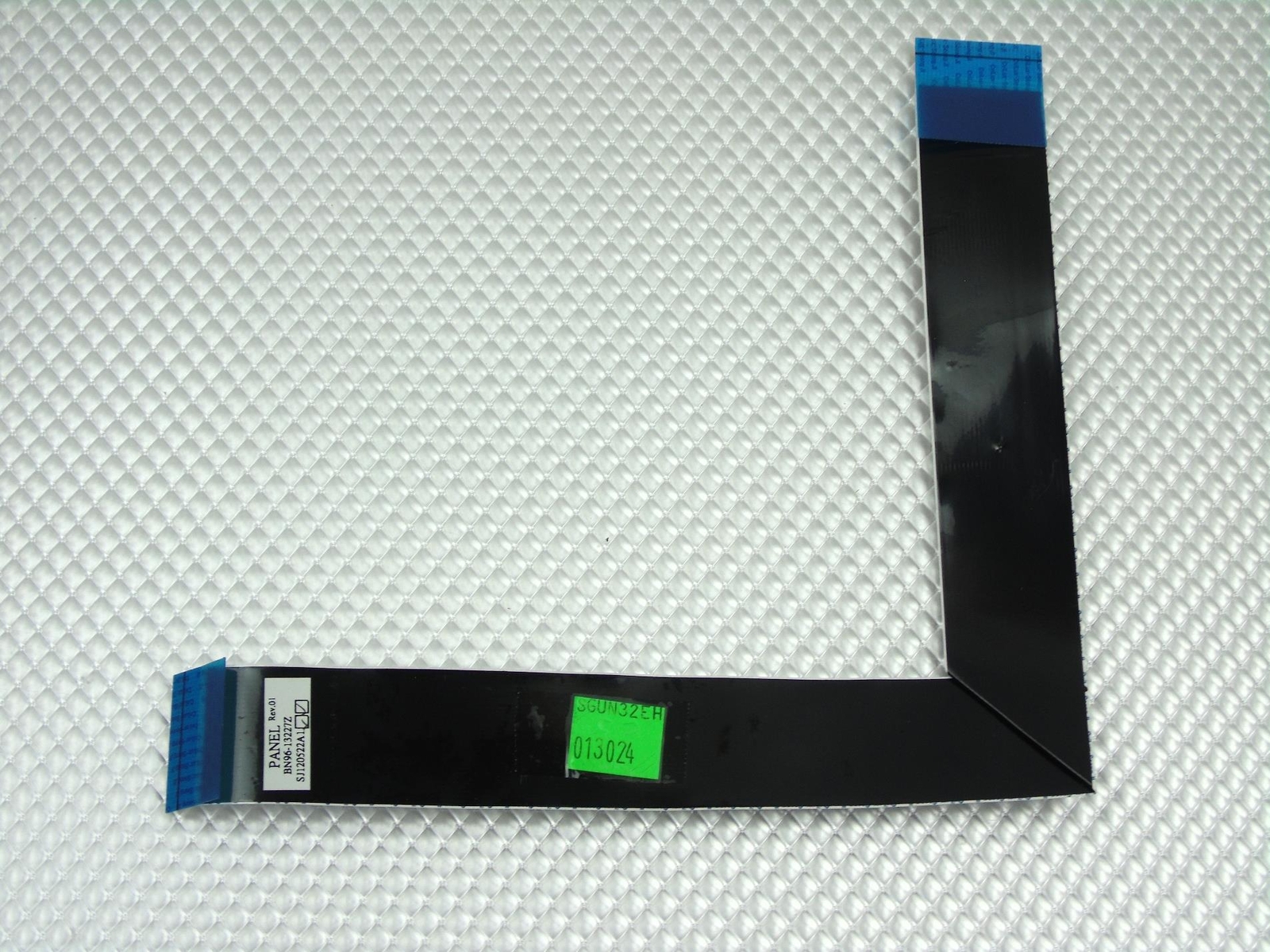 Samsung UN32EH4050FXZA 32" LED TV Main Board / Panel Ribbon Cable - BN96-13227Z