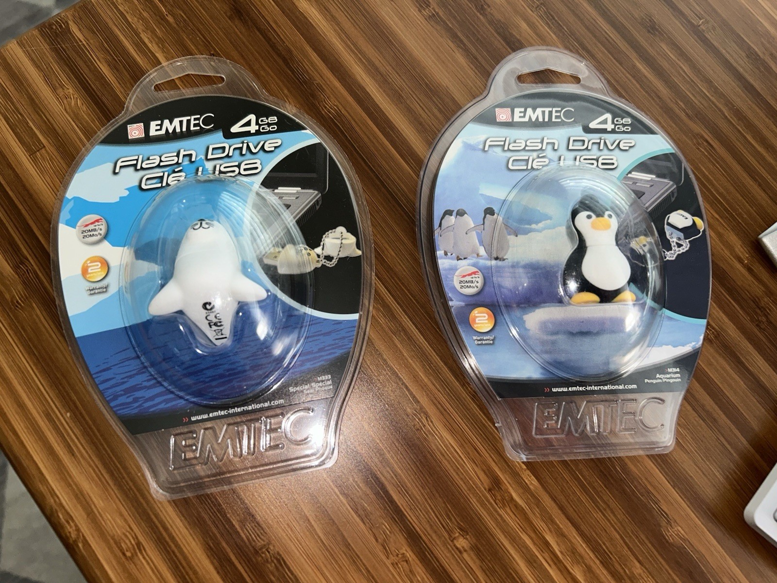 Emtec Seal & Penguin Animal Fashion USB Flash Drives w/ Chain 4GB NEW & SEALED